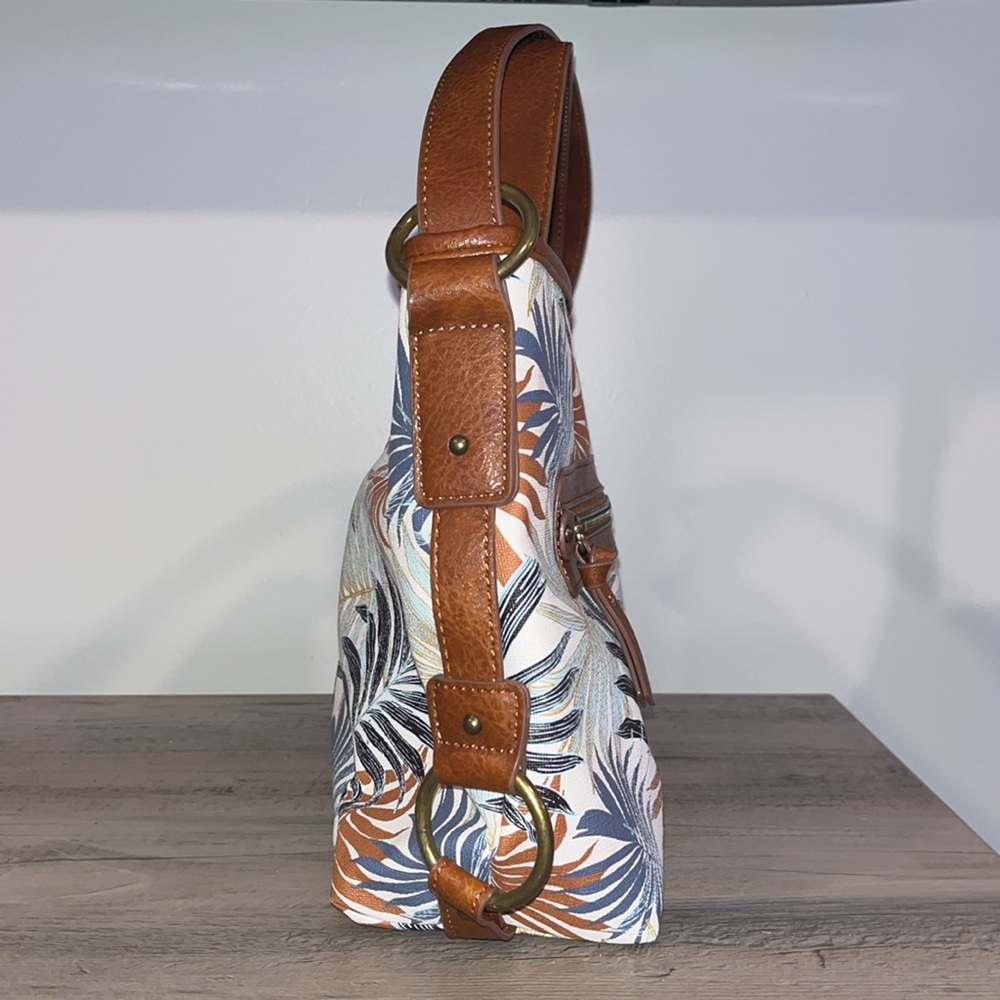 Spacious Bueno Purse Shoulder Bag - Picture 3 of 3